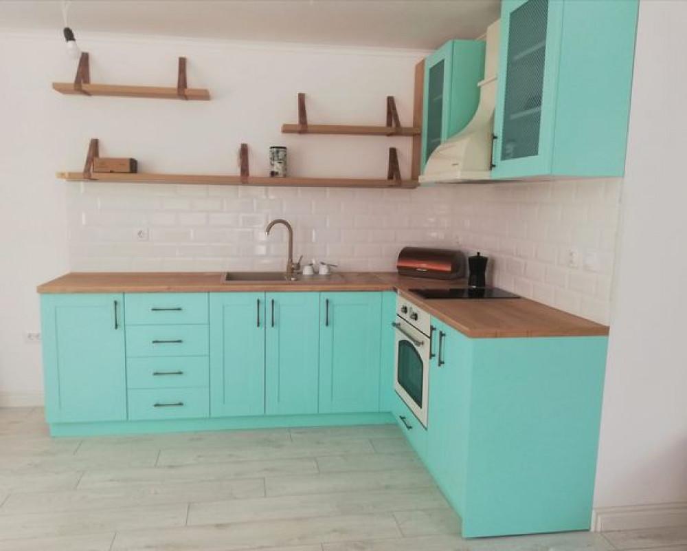 Винтидж кухня в цвят мента