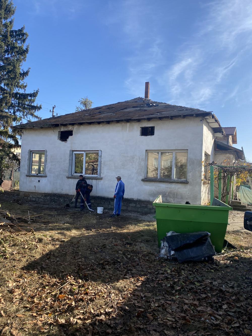 EDB0B8A3-CB09-400F-975E-B1A5D4D22343