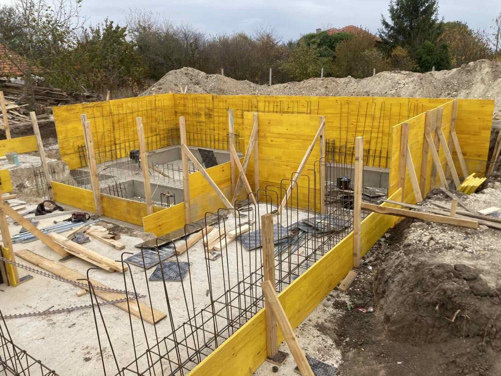 Груб строеж