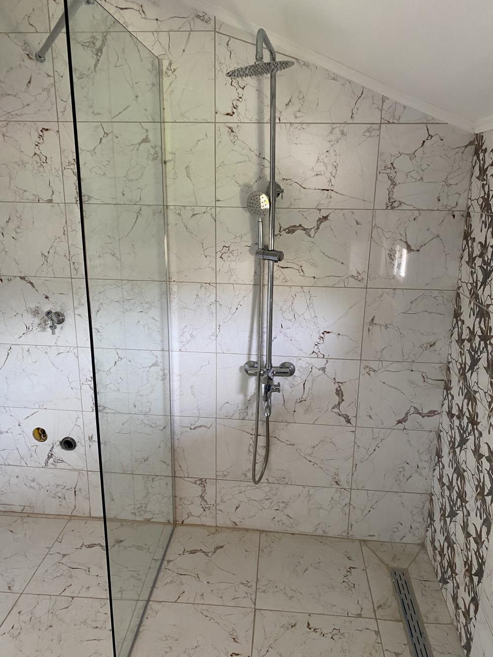 E7614406-F060-4718-91D7-87C6F2DFB355