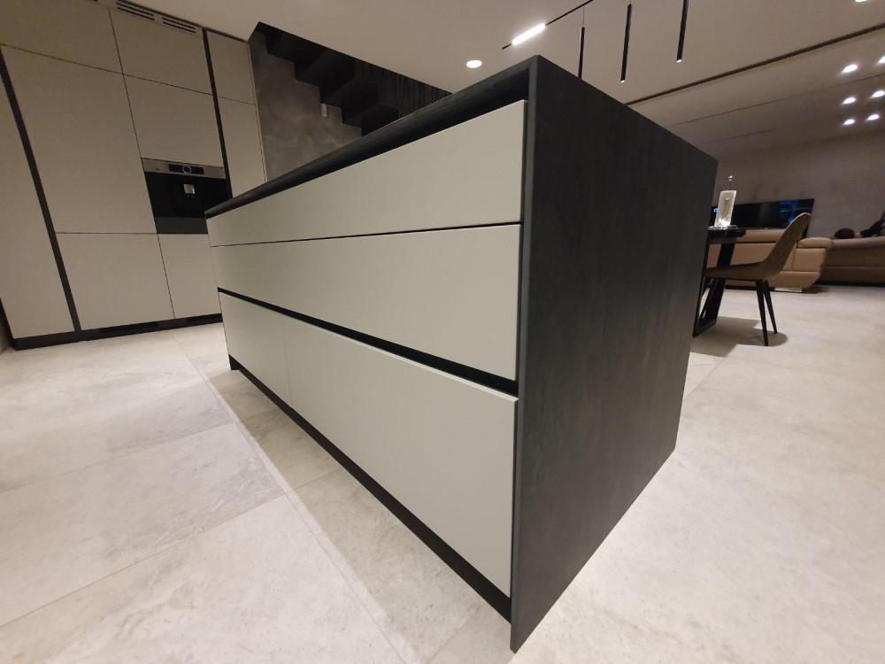 кухня керамика остров.jpg