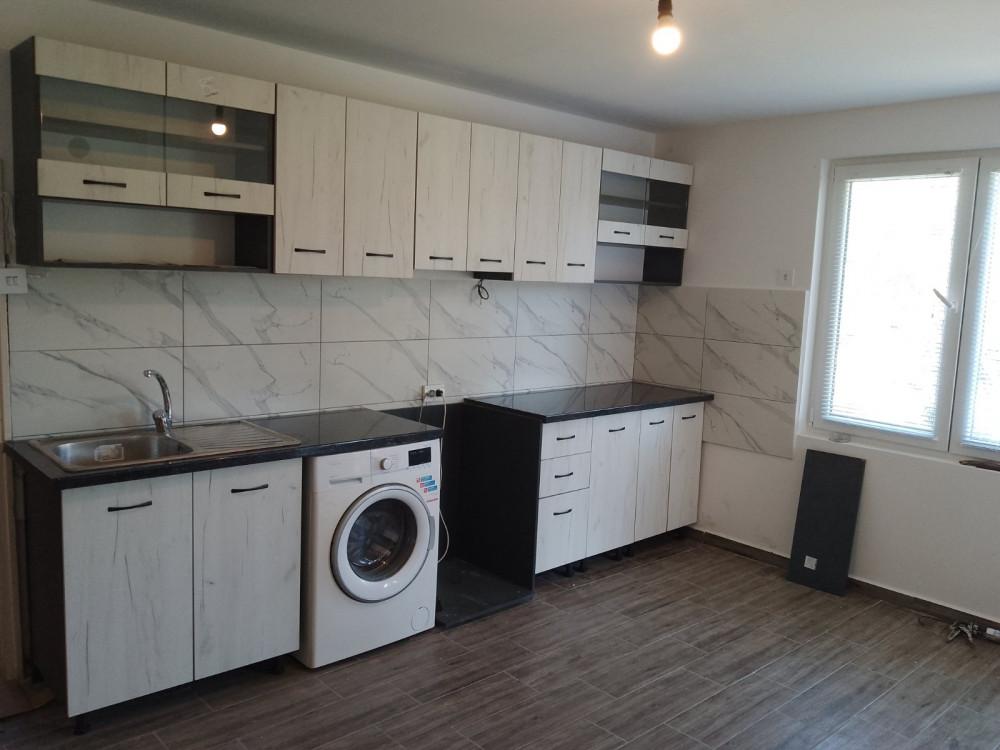 IMG-8db903ad0f3de4a1d57192fd4359b015-V