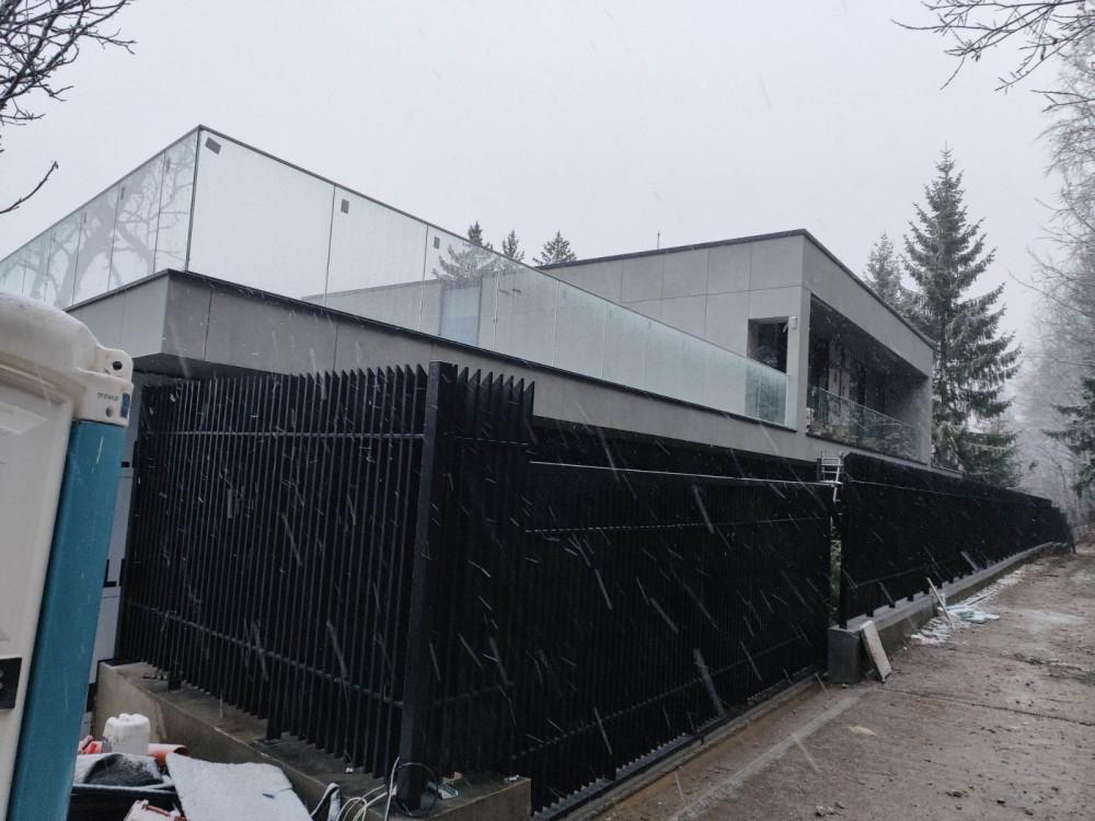 IMG-e8c5e2e00610a2ad44a72f76232611fd-V