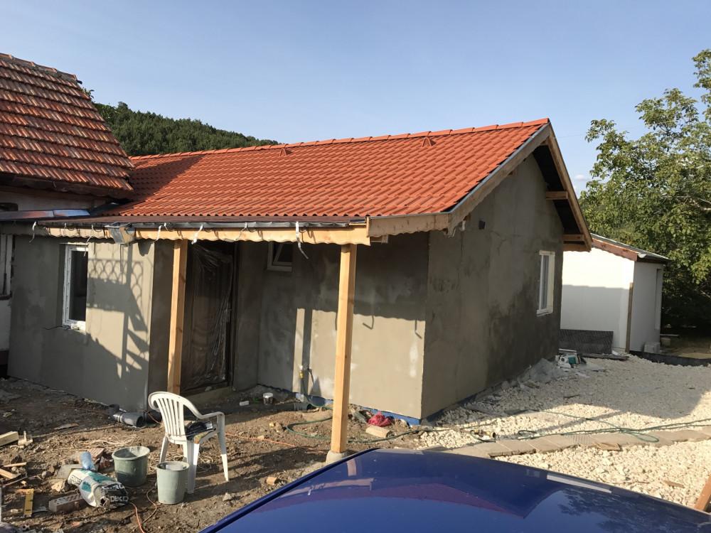 EB2A0E88-F84A-4B05-B81C-E624F9B5DB90