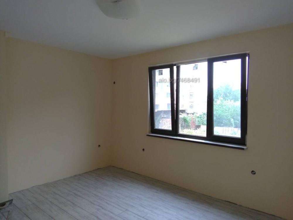 7468491_115554555_big