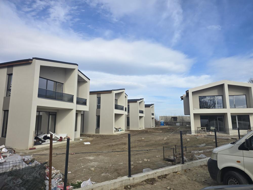 17634655049278575555537861011559