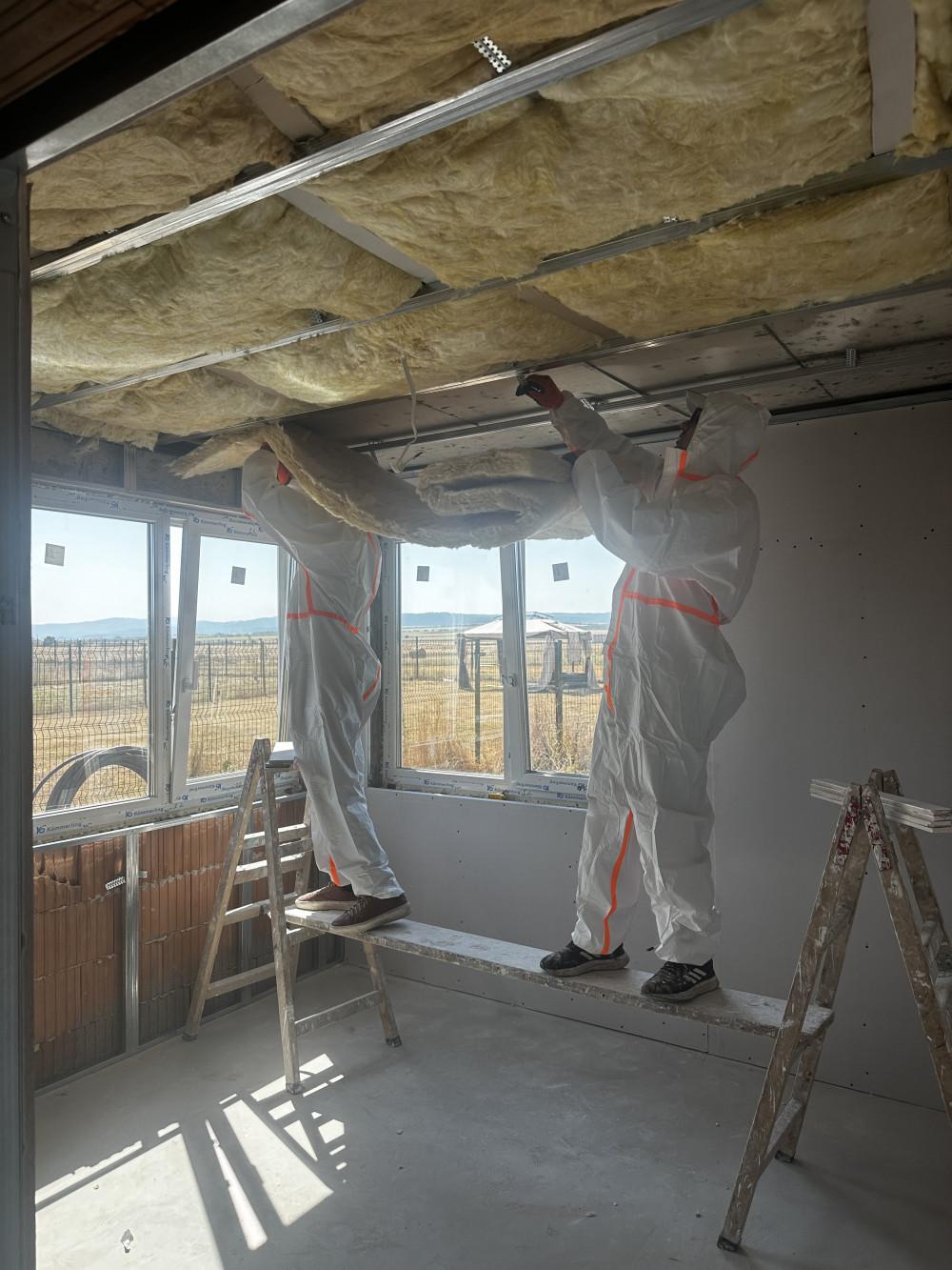 Монтаж на минерална вата