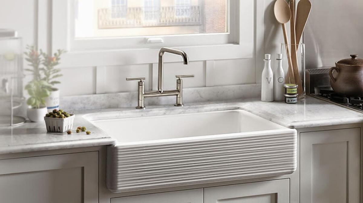 Практично домакинство с мивка от емайлиран чугун