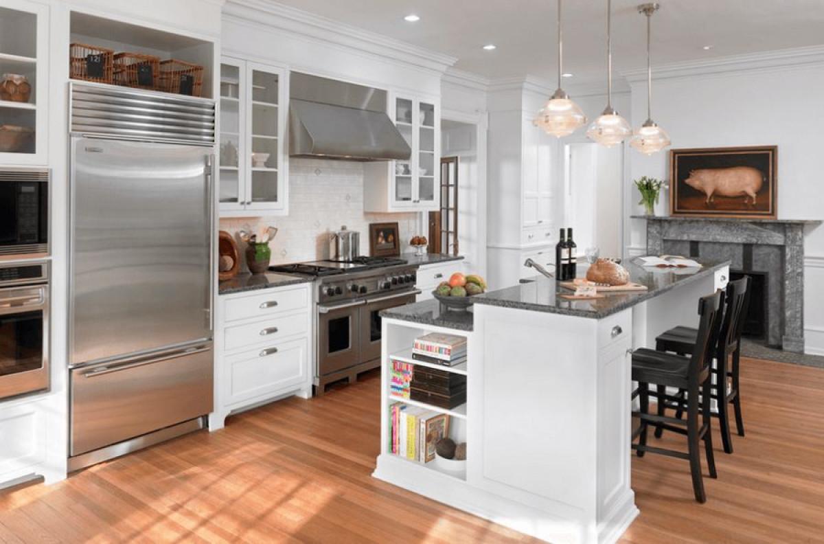 Кухненски остров с възможности за съхранение