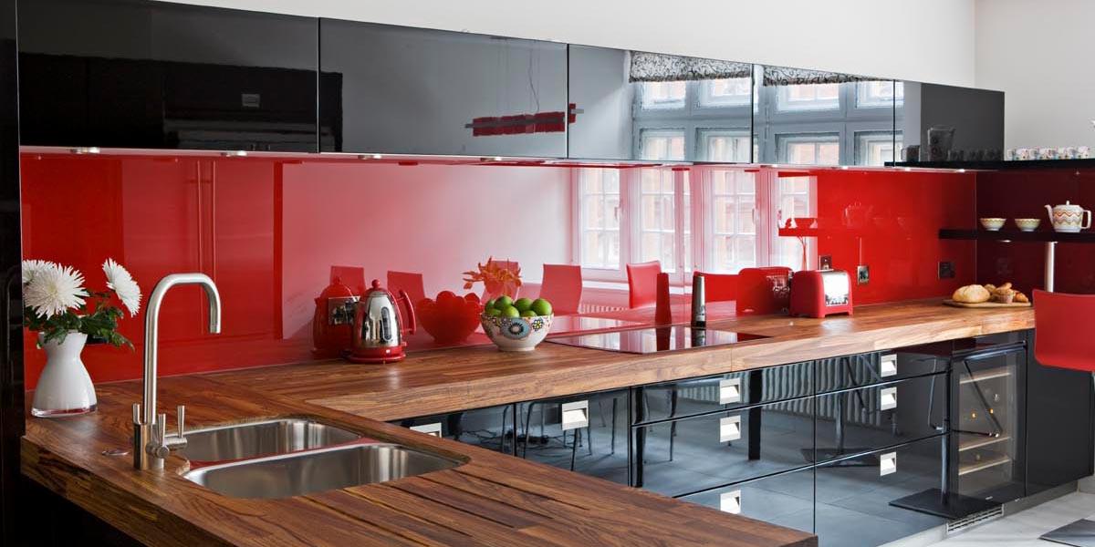 Червено и черно