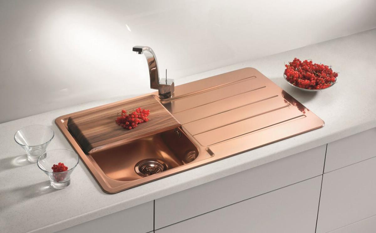 Елегантна медна мивка с интригуваща визия