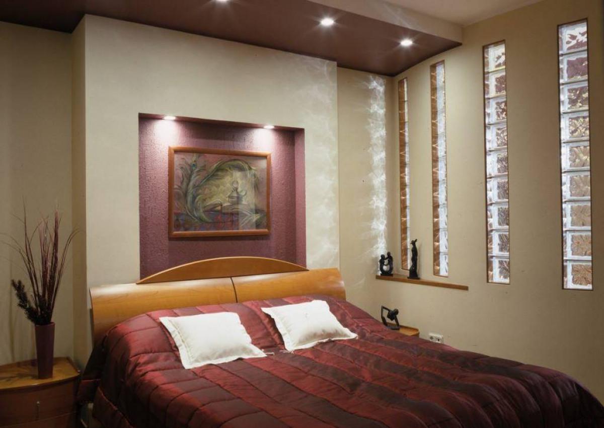 Ниша в спалнята - много подходящ акцент