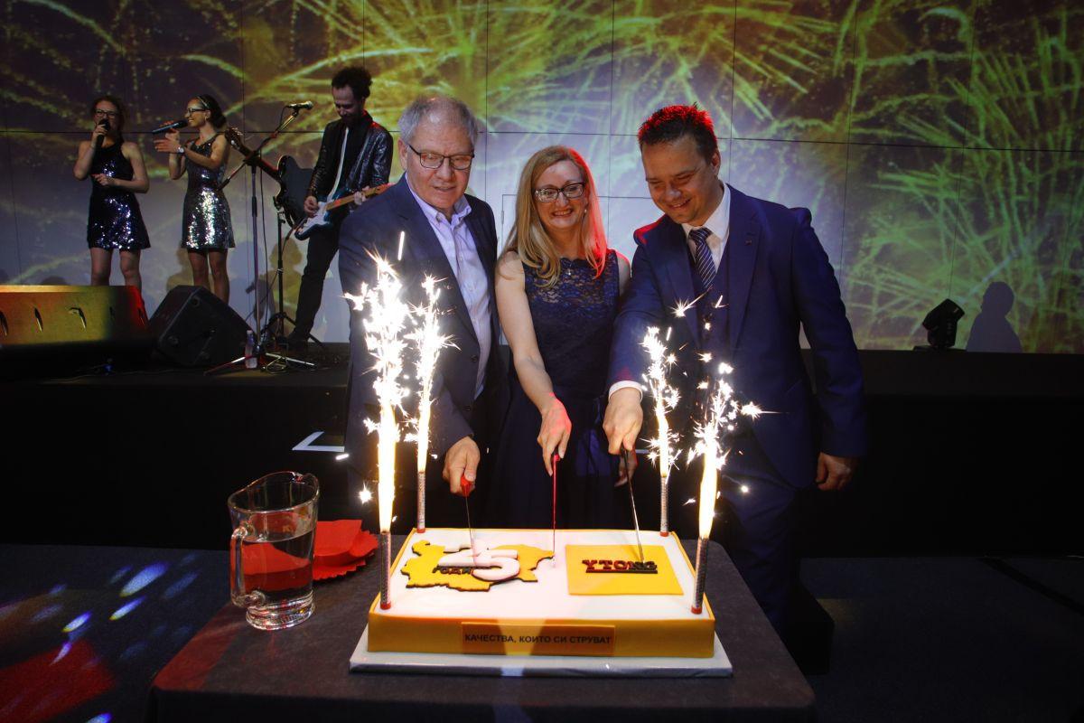 Коя е основната мисия на групата на „Ксела“?