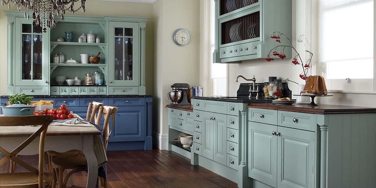 Светло и тъмно синьо