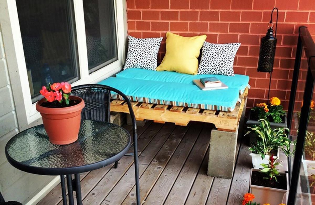 Осигурете височина и стабилност на дивана