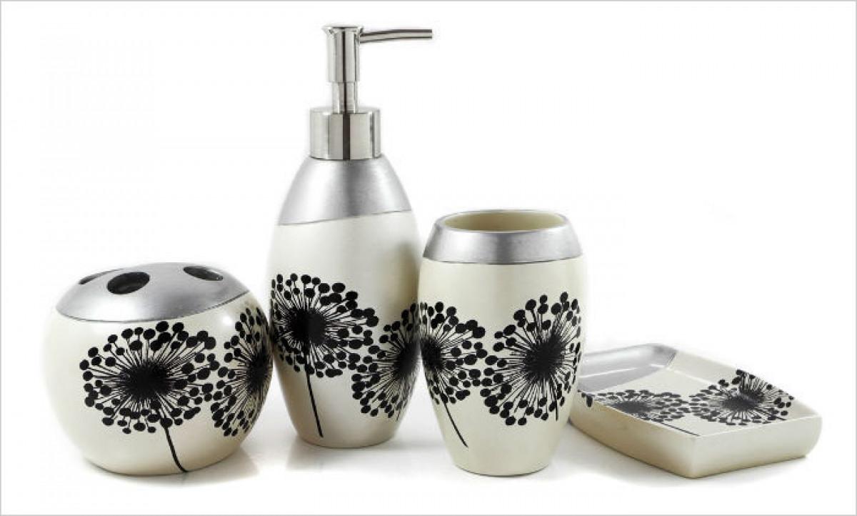 8. Комплект за тоалетни принадлежности