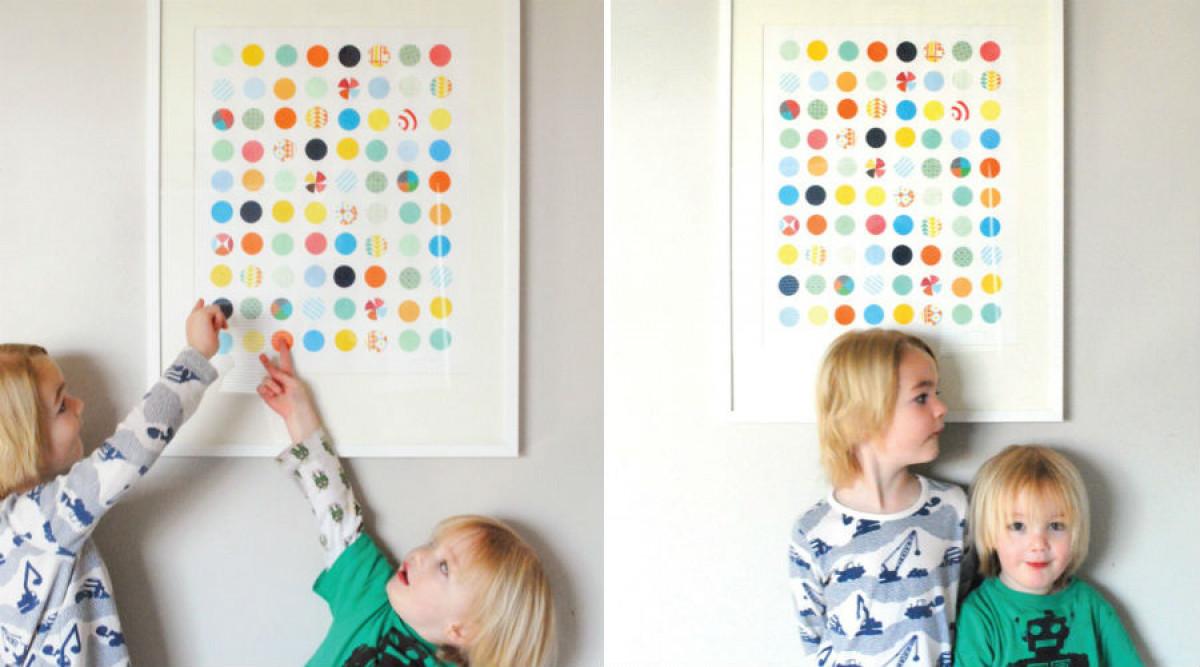 Шедьовър за стена от весели кръгчета