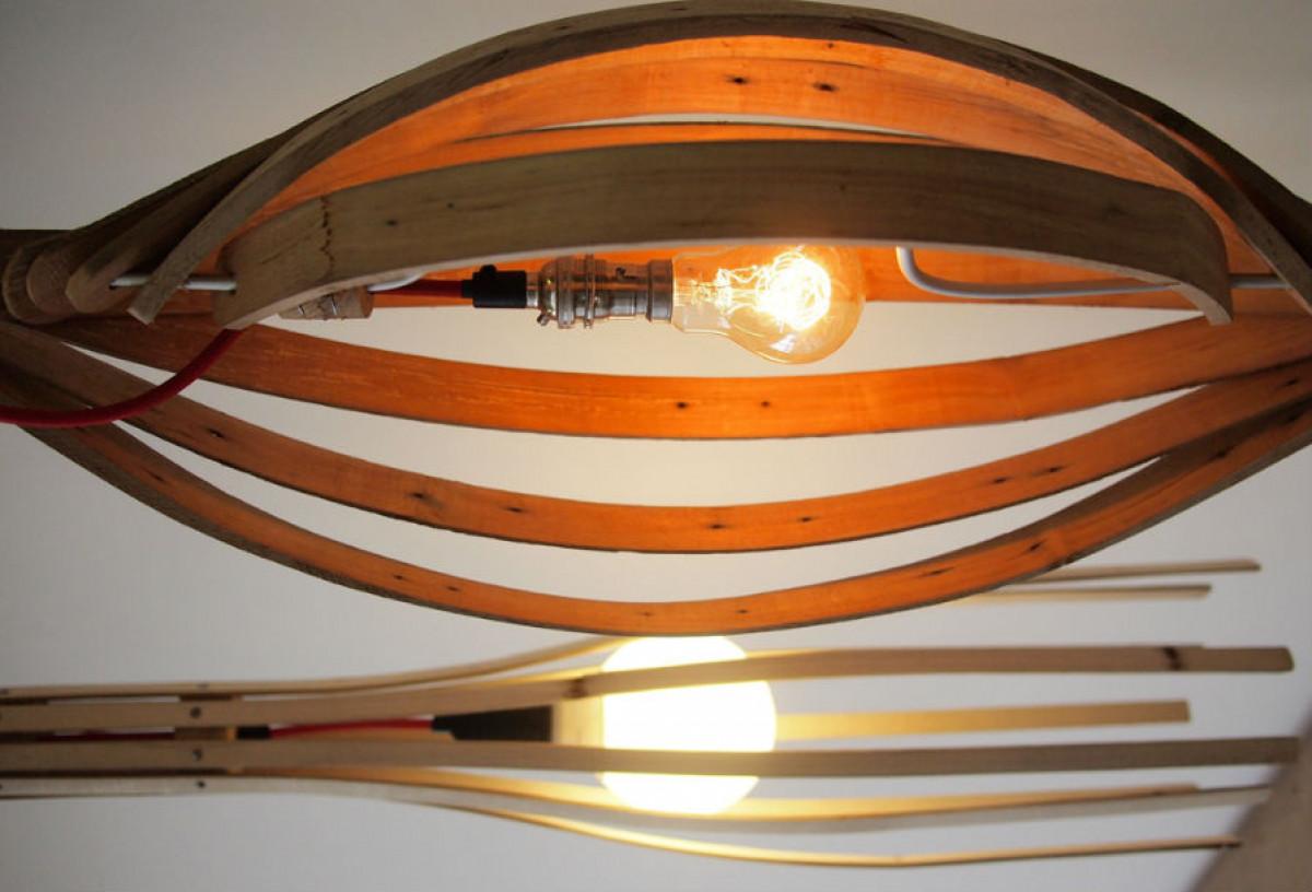 Лампа от огънати летви