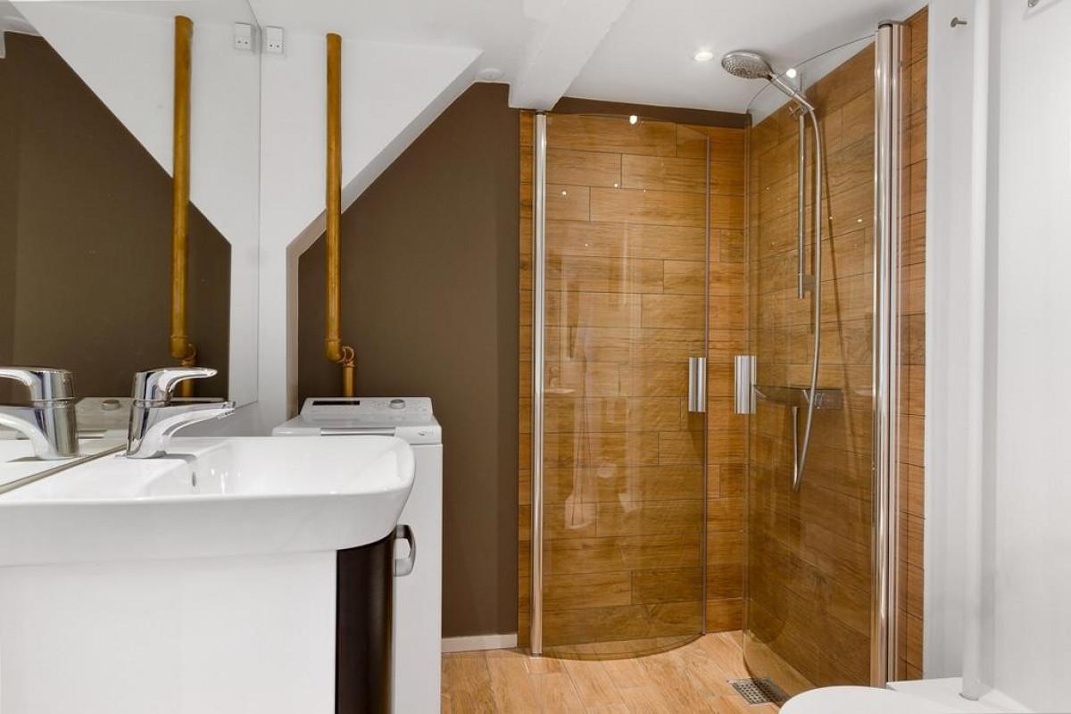 Банята идва със своите изненади