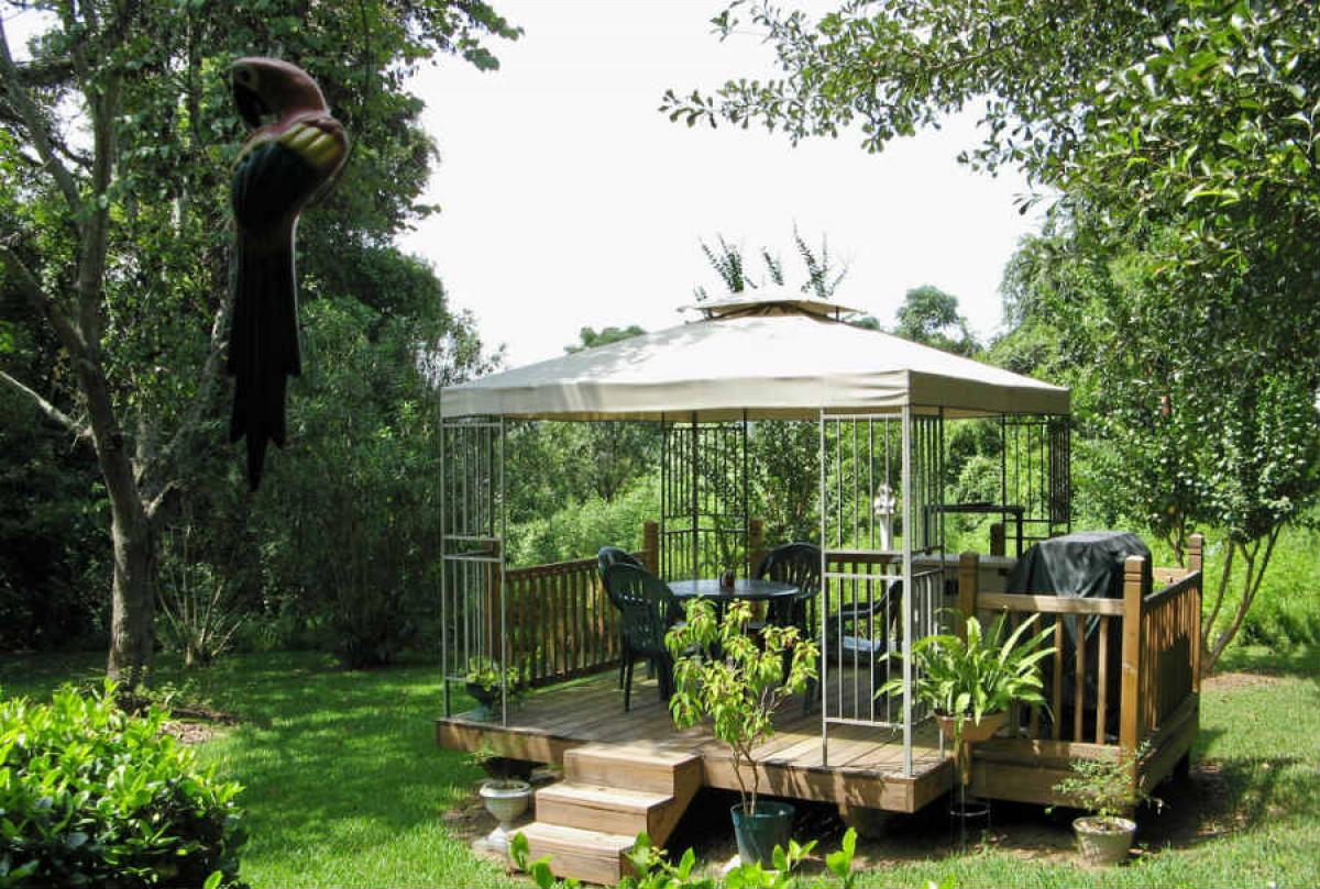 Лека конструкция за топлите дни в градината