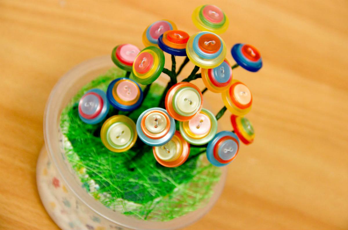 Или необикновени цветя от цветни копчета