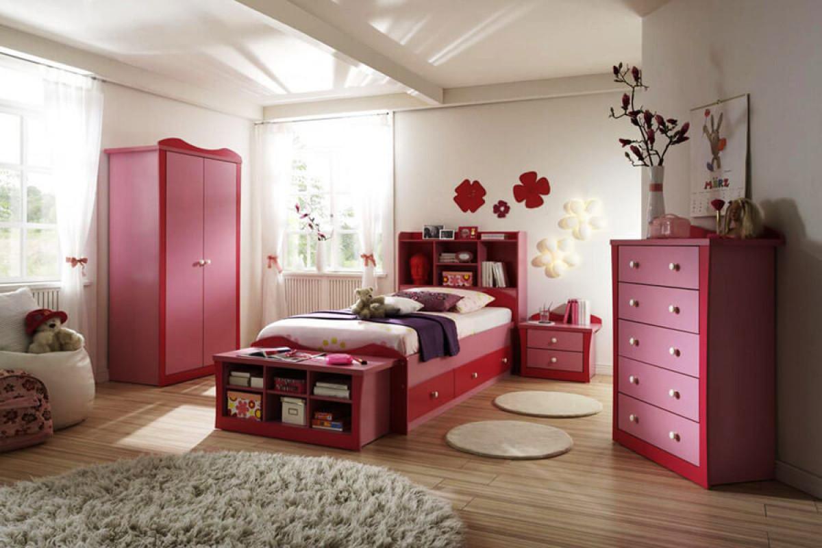 Мекият килим на пода в детската придава топлина на помещението