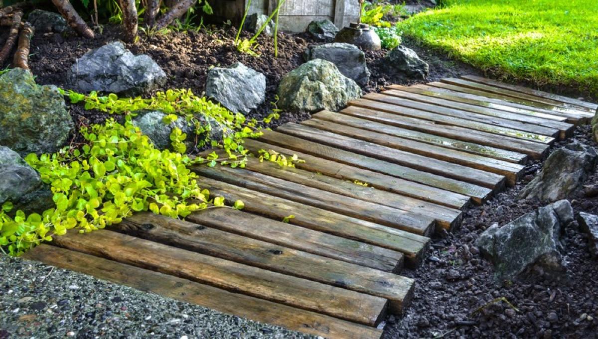 Алея от палети