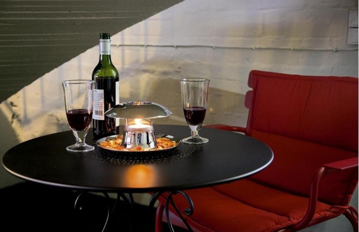 Стилен свещник с купа за ядки