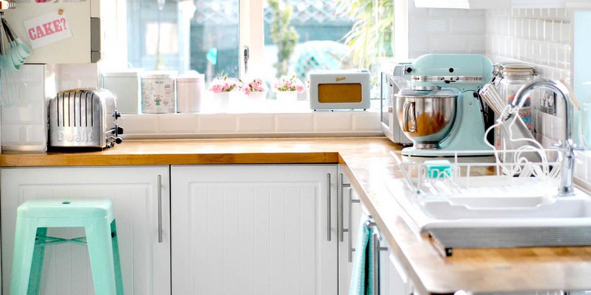 Как да съчетаете ментовия цвят с ретро елементи?