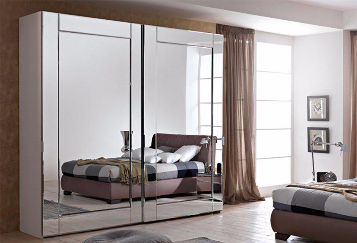 Гардероб с огледални врати