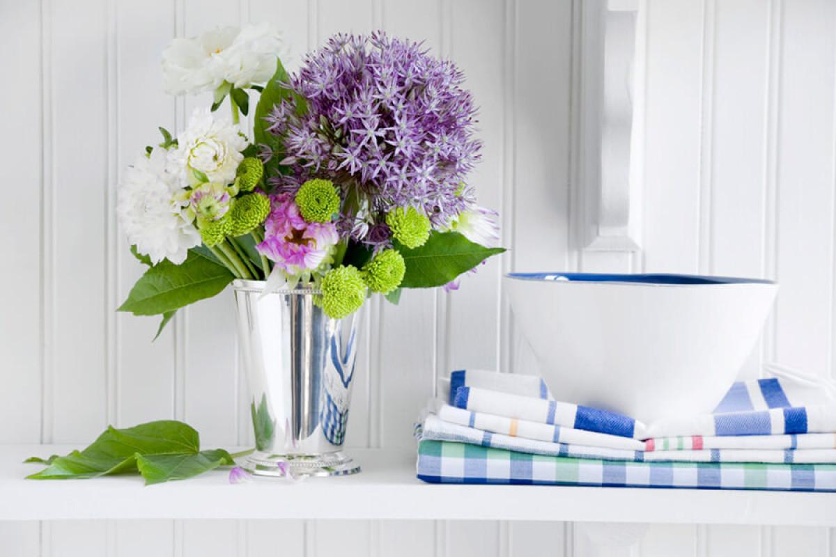 Дръжте откъснатите цветя далеч от прозореца