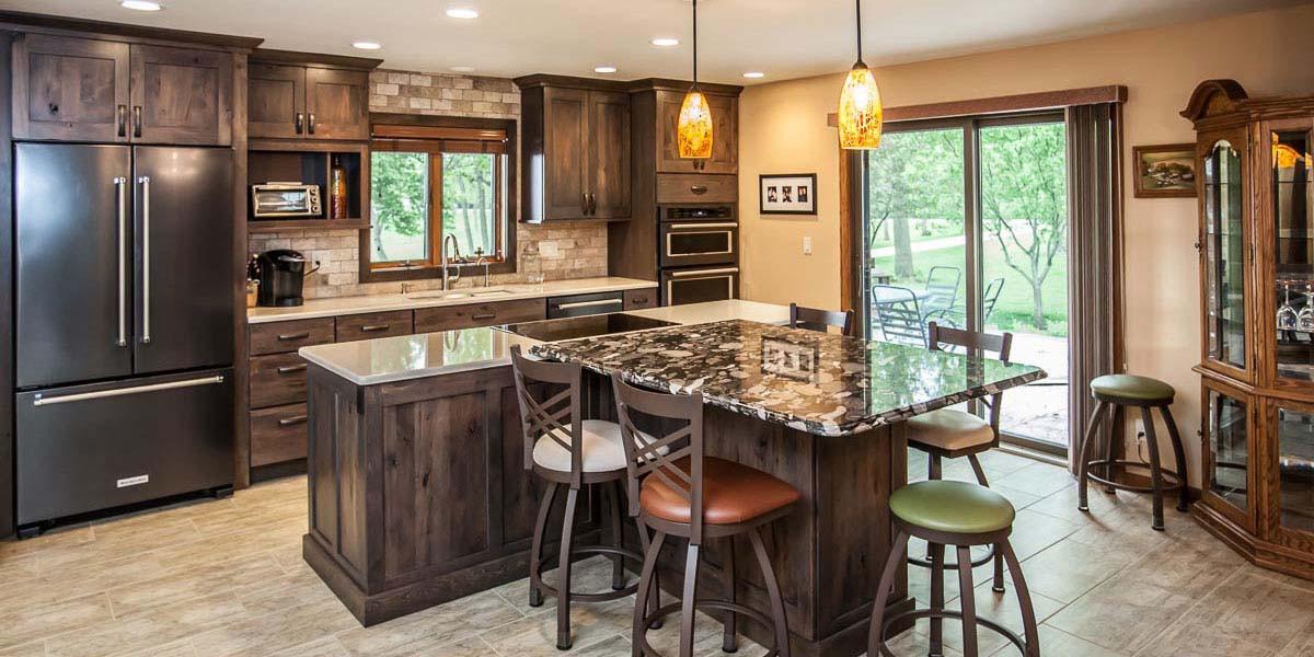 Контрастен мрамор в кухнята