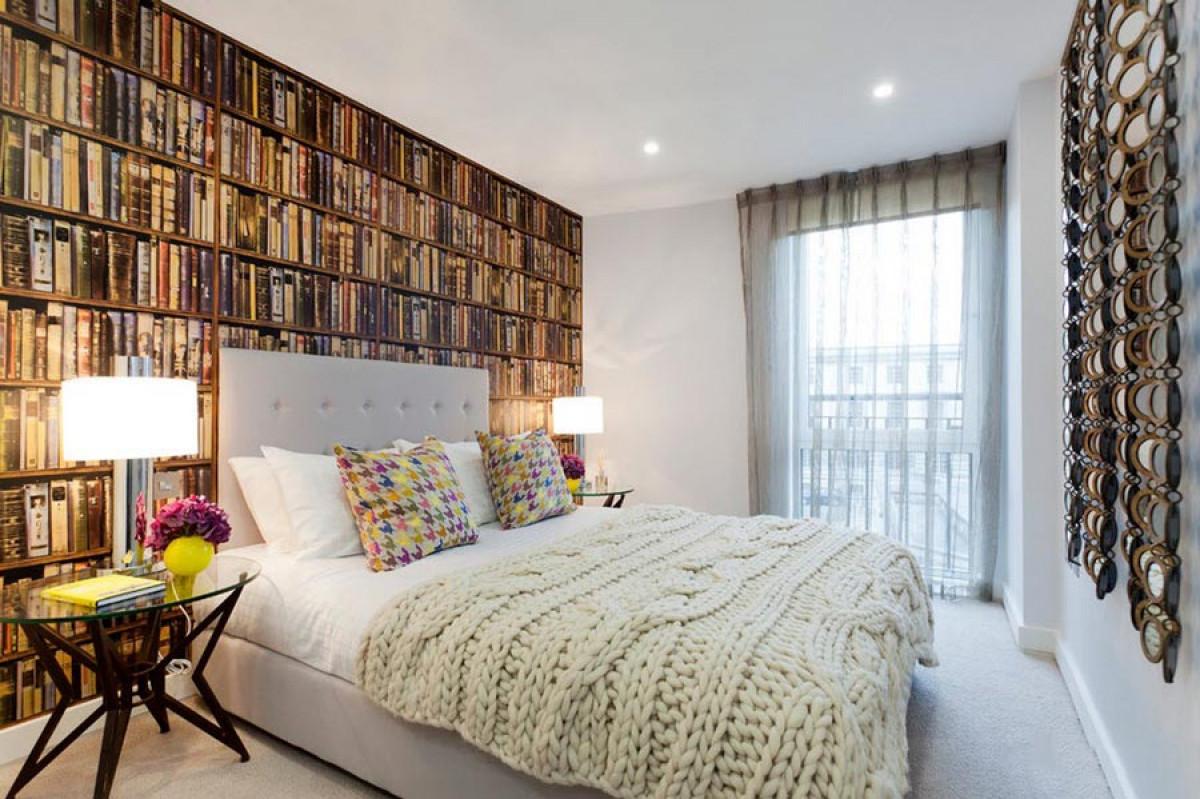 Използвайте свободната стена зад леглото