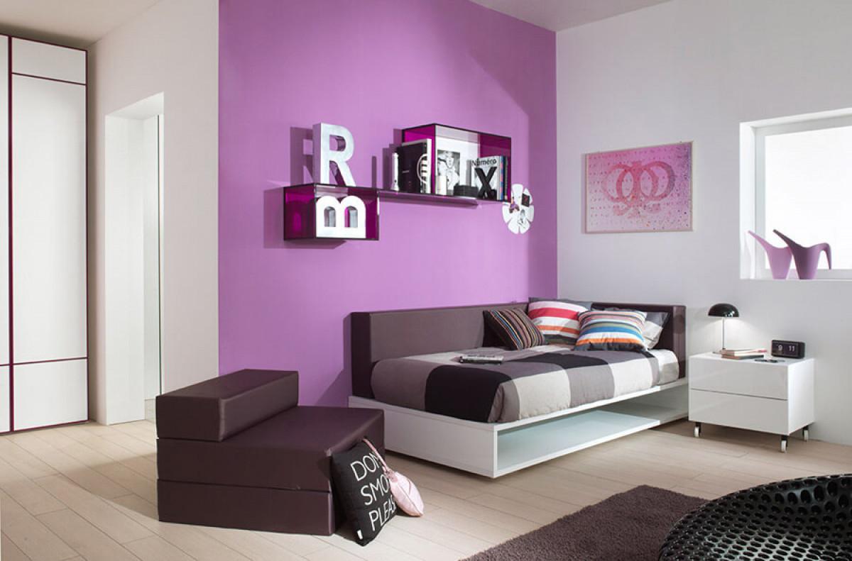 Ъгловото детско легло ви дава възможност за съхранение на вещи