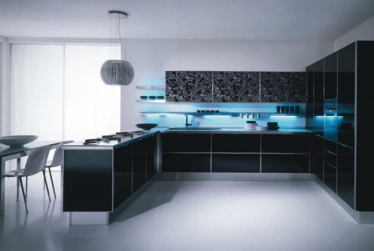 Или пък оцветете в черно кухненските шкафове