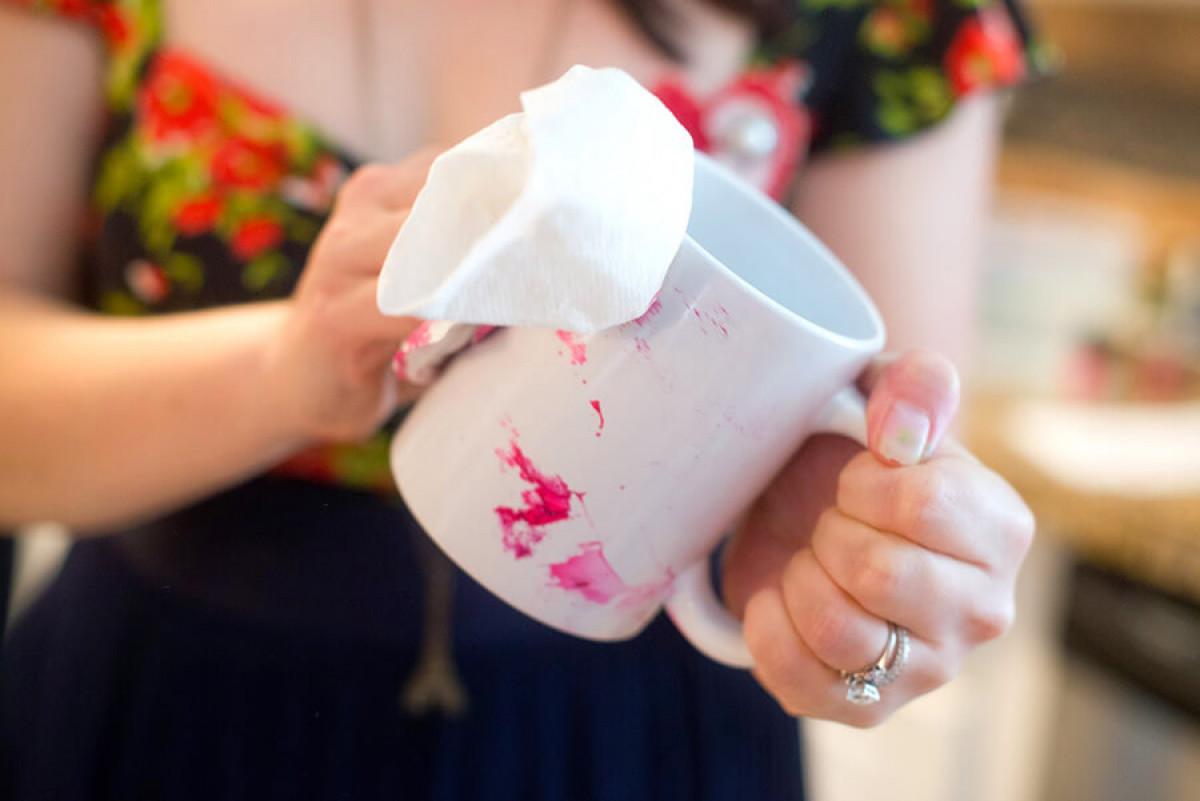 Почистете порцелановите чаши до блясък с тези практични кърпи