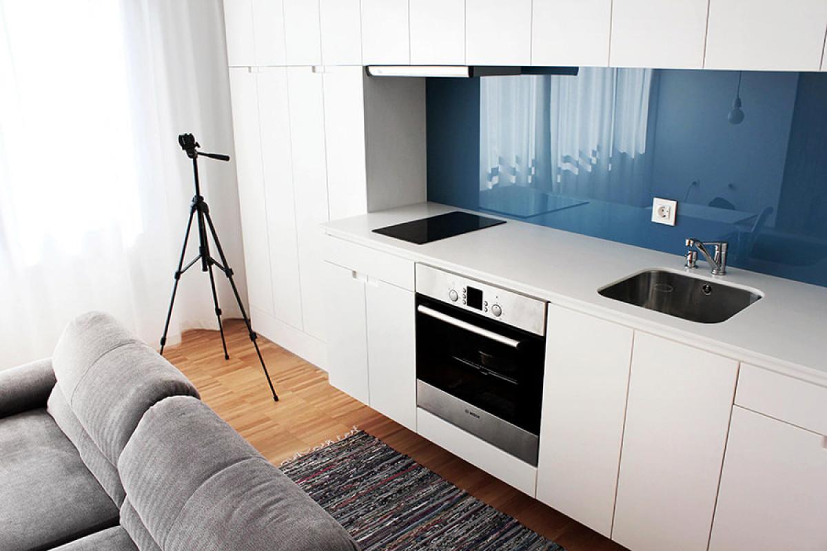 Кухнята впечатлява с елегантен дизайн