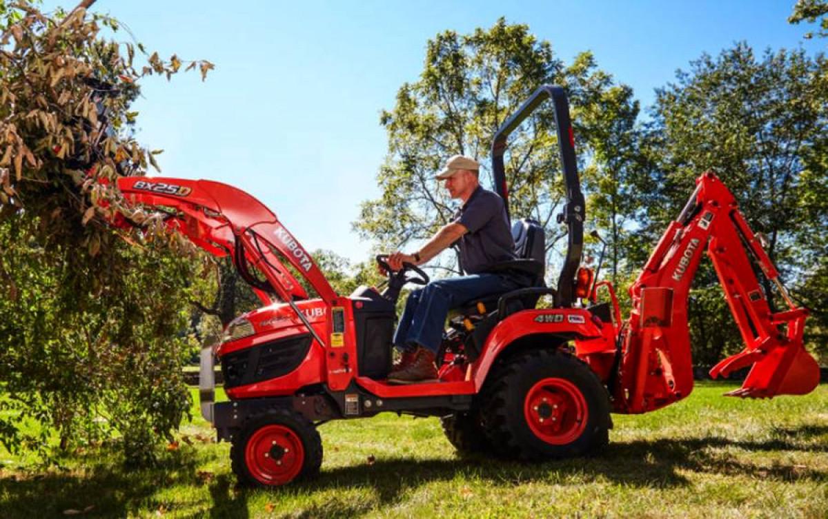 Чистенето на двора - на ръка или с машина?