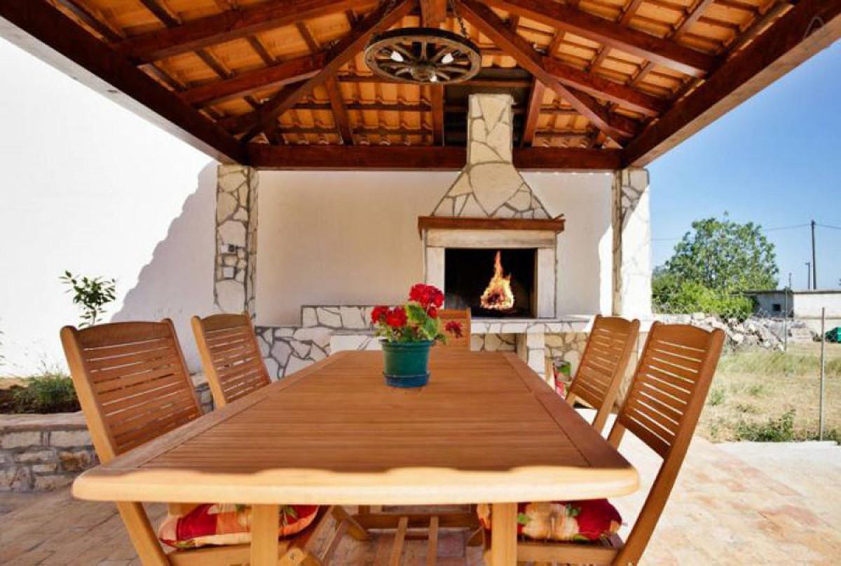 Предимство е наличието на заслон