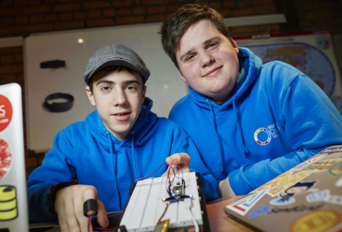 Кой стои зад проекта?