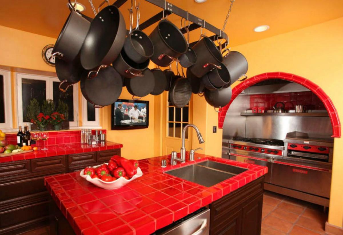 Оранжевото - най-добрият приятел на червеното