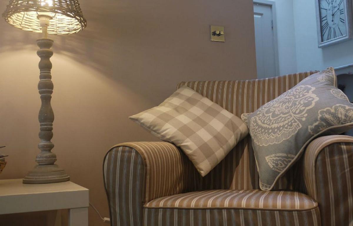 Класическо кресло за четене