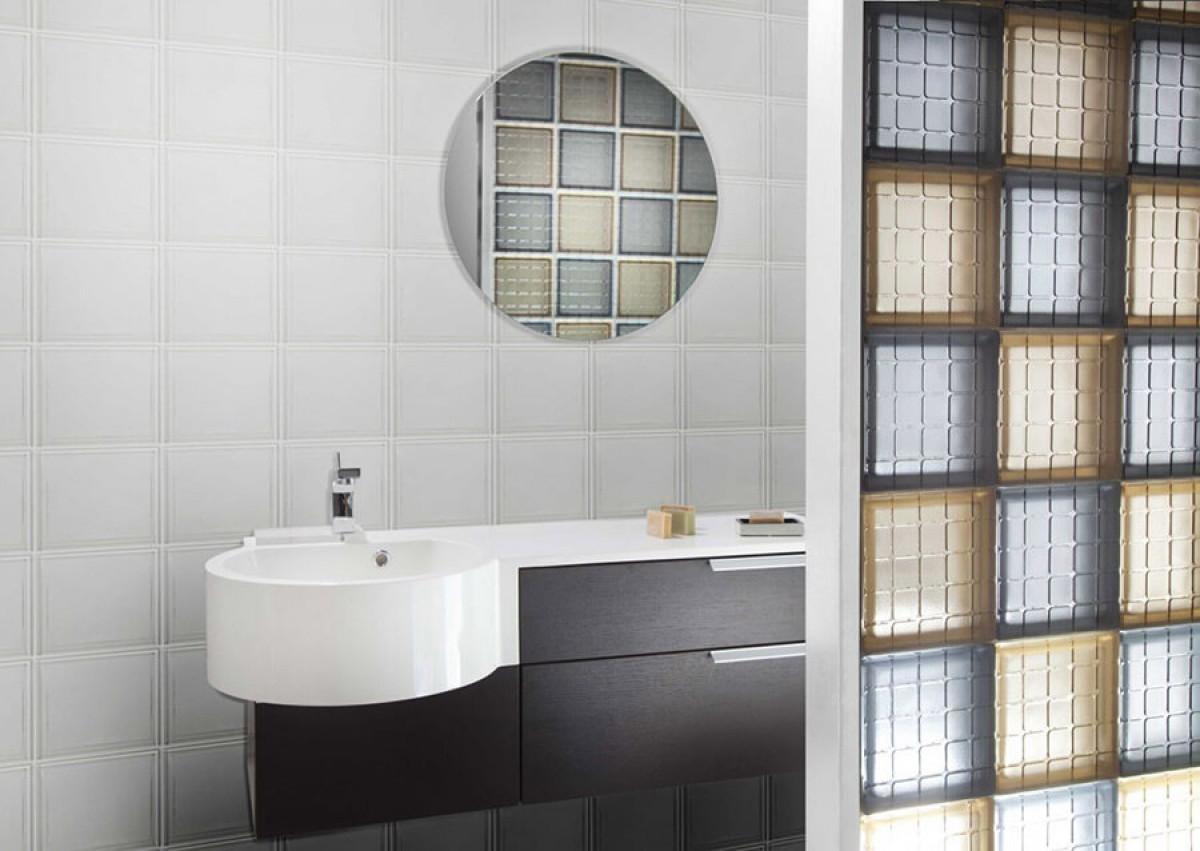 Стъклените тухли - модерни и удобни за изграждането на преградни стени