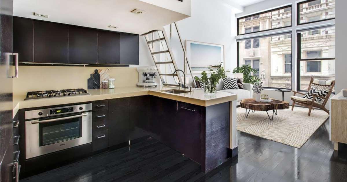 Модерна кухня в неголямо студио – напълно постижимо