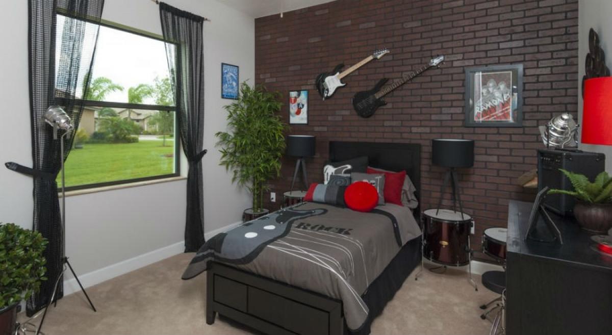 Поканете китарата в спалнята