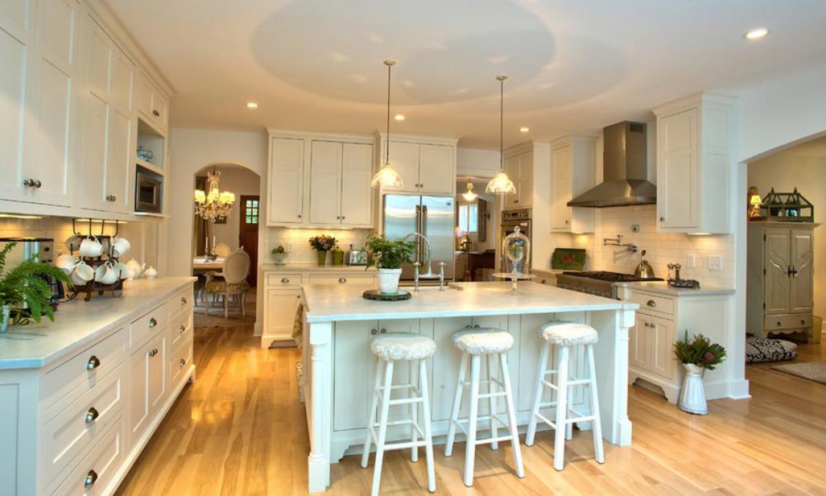 Малка кухня – английска сдържаност и стил