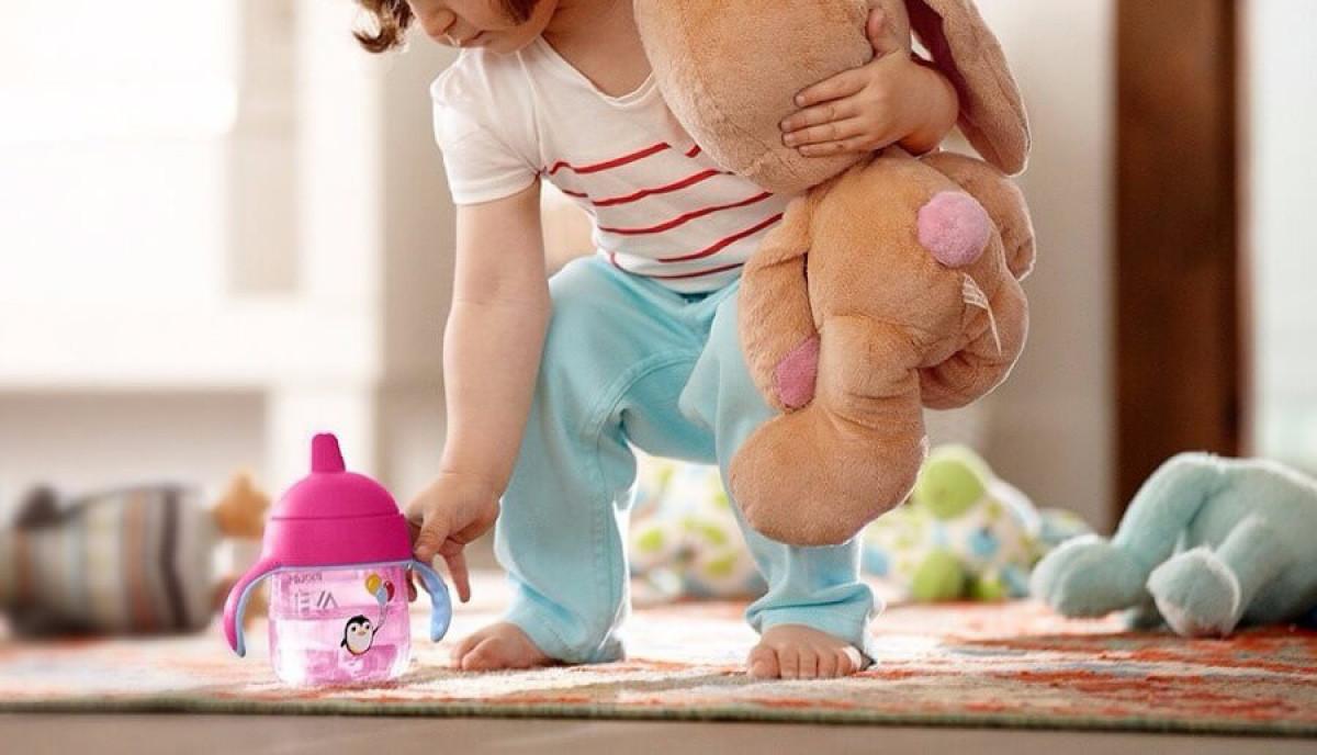 Прикрепете допълнителни дръжки към класическата чаша