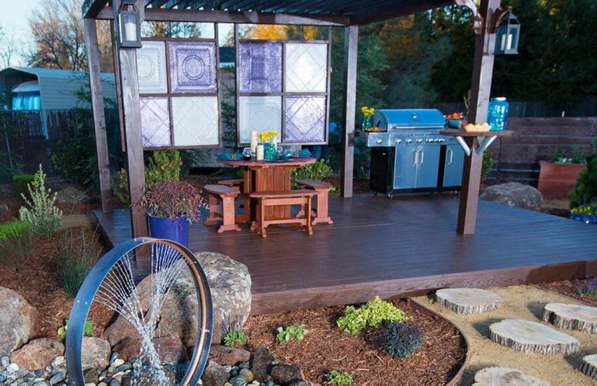 След: Поставете мебелите върху устойчива дървена платформа