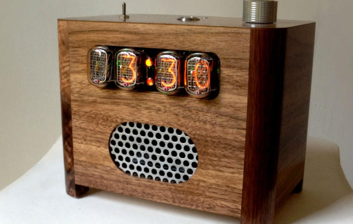 Будилник с таен код