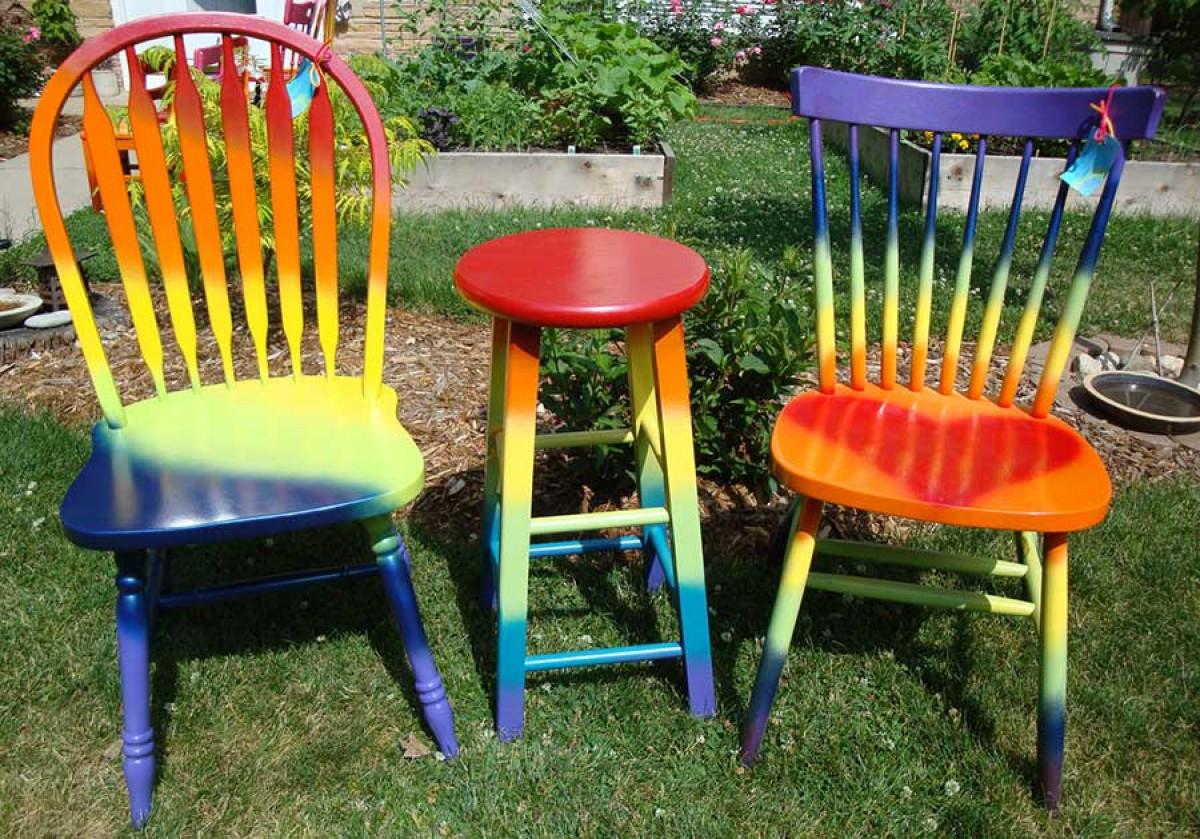 Вдъхнете нов живот на старите градински мебели